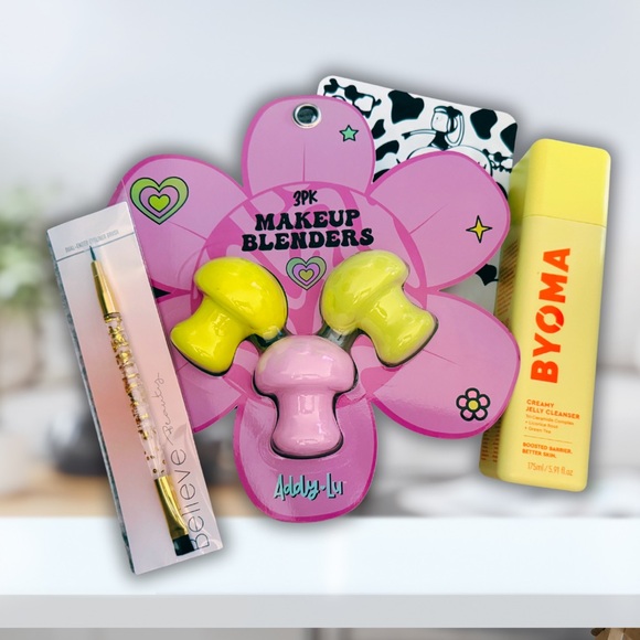 Beauty & Skincare Gift Box with Glow Recipe - Picture 5 of 5